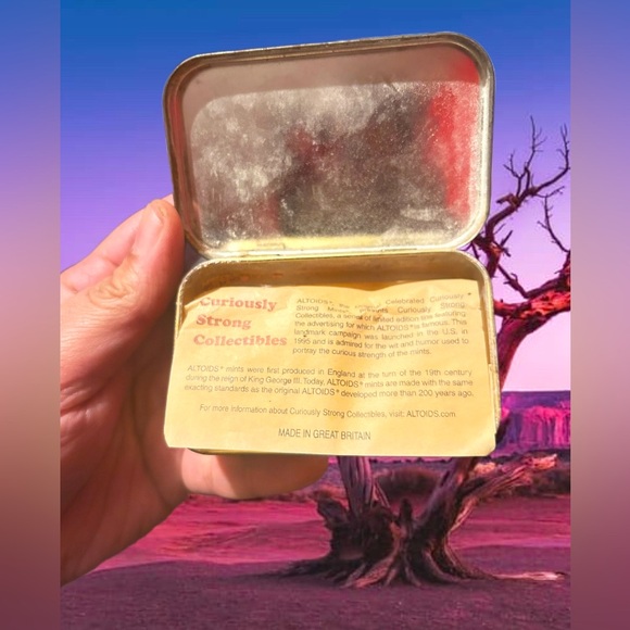 1999 Vintage Devil PinUp Altoids Tin Box In Excellent Condition. - Picture 6 of 8